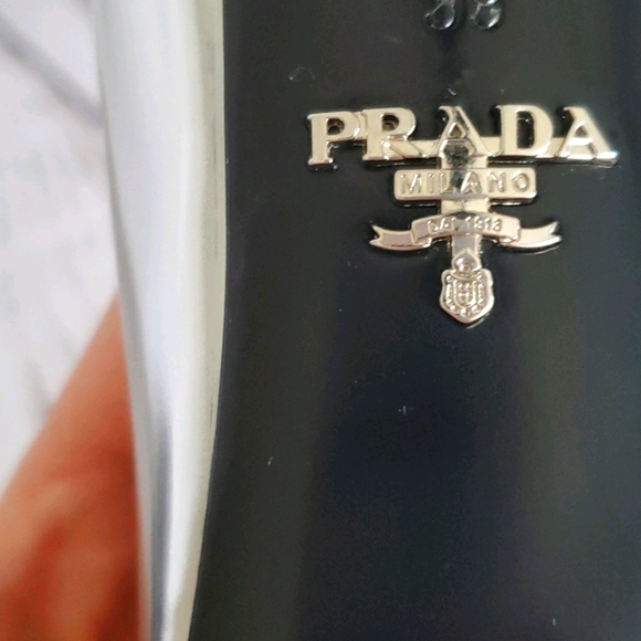 Prada - Picture 5 of 14